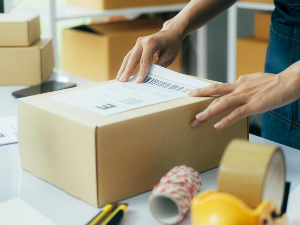 domestic & international courier-1920x1080-1280x720